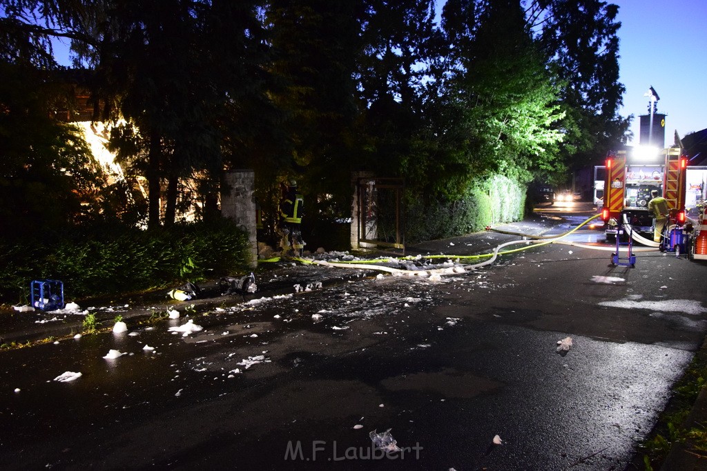 Grossfeuer Einfamilienhaus Siegburg Muehlengrabenstr P0688.JPG - Miklos Laubert